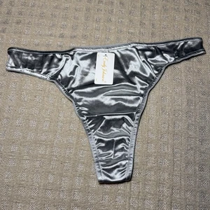Neu mit Etikett Emily Johnson Vintage silber Second Skin Satin flüssig Tanga Höschen Gr. XXL/9 - Bild 1 von 3
