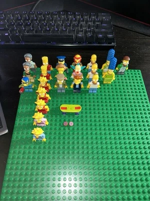 Lego Simpsons Minifigures + Accessories Lot - Image 1 of 4