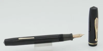 Wasp by Sheaffer Vacuum-Fil Black & Gold Fountain Pen - 1940's - 14kt Fine Nib - Image 1 of 4