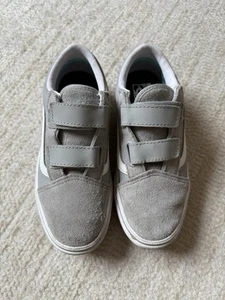 VANS OFF THE WALL - OLD SKOOL V - GRAY & WHITE SUEDE SHOES YOUTH SIZE 2 - Picture 1 of 7