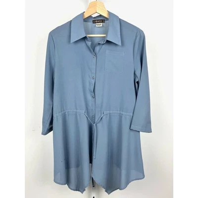 Camisa Top Blusa XCVI S Manga 3/4 Botones Cordón Cintura Dobladillo Asimétrico Azul  Foto 1 de 4
