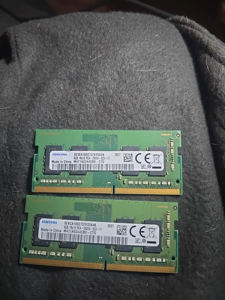 Samsung SESA 2X4GB 1Rx16 PC4-2666V-SCO-11 DDR4 RAM — 第 1/1 张图片