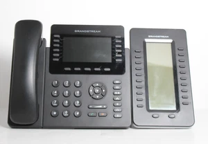 Grandstream GXP2170 con modulo di espansione telefono GXP2200EXT e pezzo di attacco - Foto 1 di 10