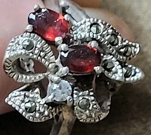 Vtg Sterling Silver 2 Garnets & CZ Bow Shape Design Marcasite Ring Sz 9.75 - Picture 1 of 24