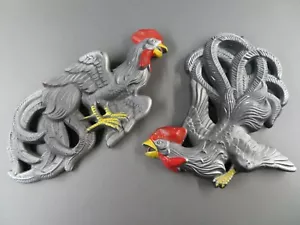 Pair Of Vintage PLASTER CHALKWARE ROOSTER Hanging Wall Decor Plaque - Picture 1 of 10
