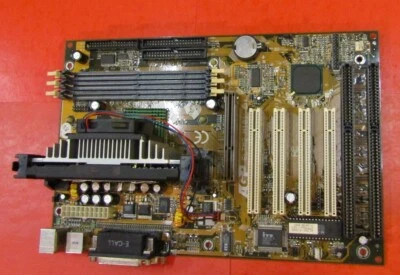 Carte mère CHAINTECH 6LTM2   avec PENTIUM III - pour restauration d'ordinateur - Photo 1/4