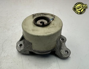 2019-2023 MERCEDES CLS450 C257 3.0L - RIGHT ENGINE MOUNT SUPPORT BRACKET OEM 33k - Imagen 1 de 5