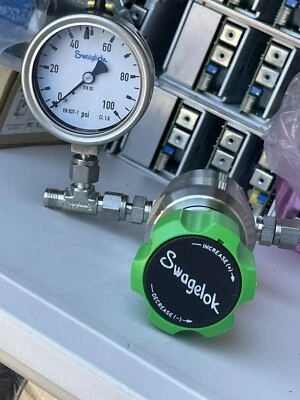 Swagelok KPR1FRA412A20000 HP Max 3600 PSIG  LP 0-100 PSIG with Gauge - Image 1 of 4