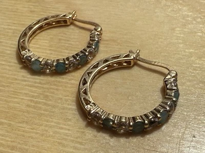 Pendientes tipo argolla de plata esterlina sobre zafiro y circonita cúbica nuevos con etiquetas $100 Foto 1 de 4