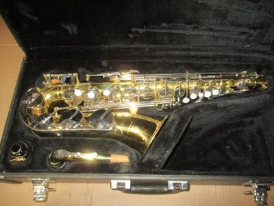 SAXOFÓN ALTO YAMAHA JAPAN YAS 23 # 121xxx Foto 1 de 4