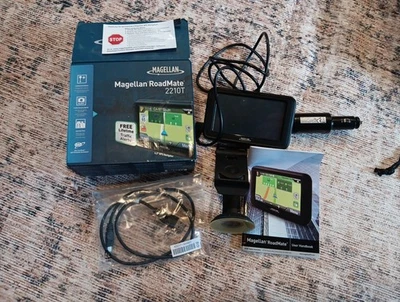 Magellan RoadMate 2210  Automotive Car GPS Navigation  - Image 1 of 4