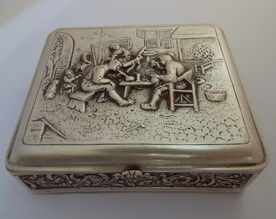 BELLISSIMA ANTICA SCATOLA DA TAVOLO PER SIGARETTE IN ARGENTO STERLING MASSICCIO c1910 con coperchio massiccio - Immagine 1 di 4