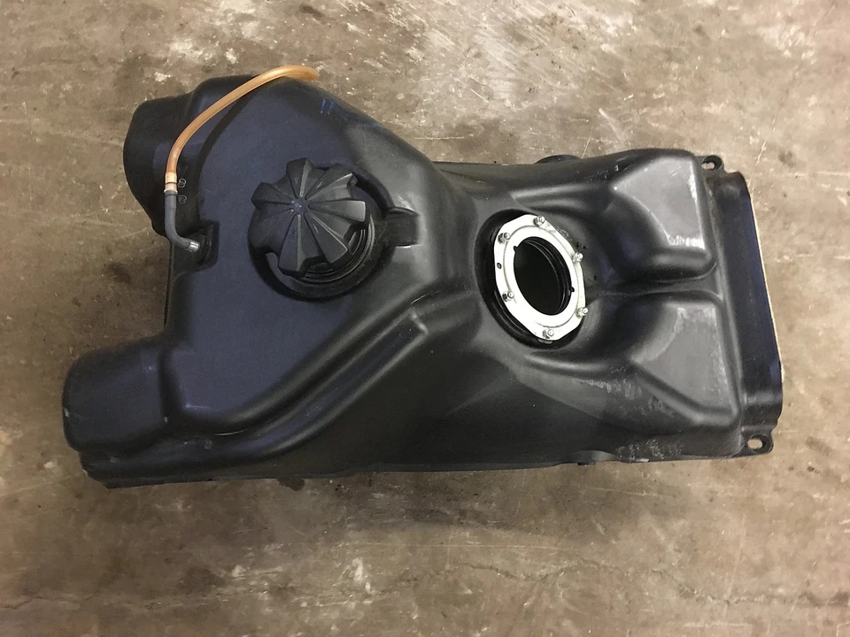 Yamaha RS Vector GT LT LTX 08 09 2008 2009 OEM depósito de combustible de gasolina Foto 1 de 1