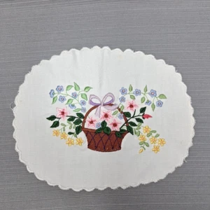 VTG Finished Needlework Embroidery Piece Flower Basket Oval Scalloped Edge 7x 9" - Picture 1 of 9