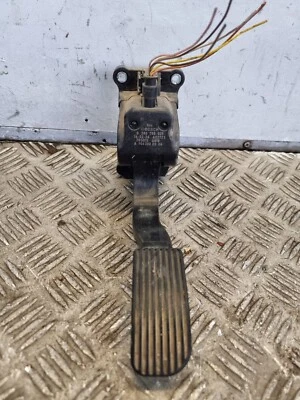 PEDAL ACELERADOR VOLKSWAGEN CRAFTER CR35 A9063000304 2.0L DSL MPV TDI 2013 Foto 1 de 4