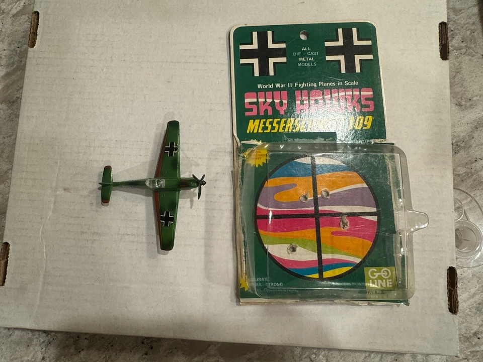 Mandarin WWII Diecast German Messerschmitt ME109 fighter Plane B-16 /H. K. /Bx18 - Image 1 of 4