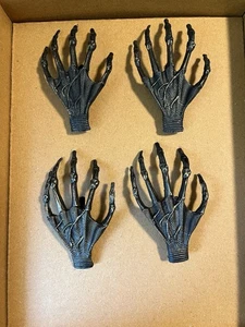 CHRISTIAN LACROIX Decoración Halloween Manos Esqueleto Bronce Juego De 4 NIOB - Imagen 1 de 6