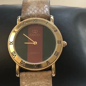 Gucci Grün Und Rot Uhr NEUE BATTERIE  - Bild 1 von 9
