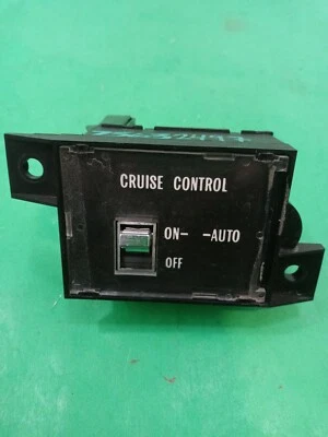 Interruptor de control de crucero Cadillac Fleetwood Brougham Deville 1980-1989 tracción trasera OEM Foto 1 de 4