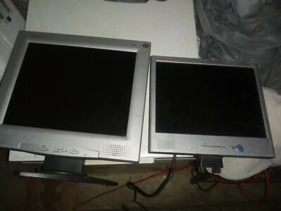 (2)🖥️Compaq Monitors And Extra Accessories(keyboards, Cameras, Earphones Etc.) - Image 1 of 4