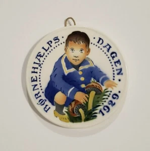 1929 ALLUMINIO / ROYAL COPENHAGEN AIUTO BAMBINI PIATTO GIORNO 1. QUALITÀ RARA - Foto 1 di 10
