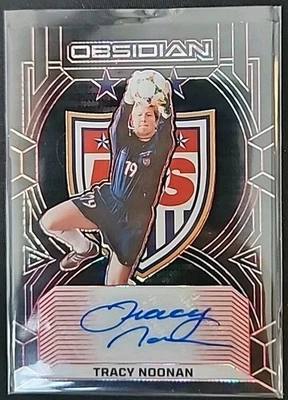 Tracy Noonan 2024-25 Panini Obsidian Clase de 1999 Automático Rojo USWNT #14/28 Foto 1 de 2