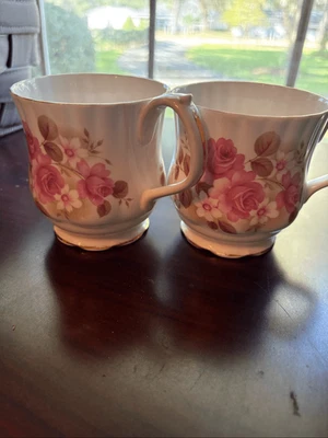 Tazas de café Bone China, Royal Albert, American Beauty Foto 1 de 4
