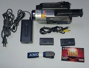 Sony CCD-TRV68 NTSC Handycam NightShot 460x VideoHi8 Camcorder - Picture 1 of 11