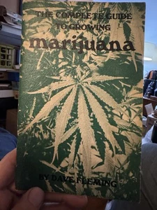 The Complete Guide to Growing Marijuana by Dave Fleming 1973 Booklet Vintage - Picture 1 of 9