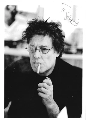 TOM STOPPARD, PLAYWRIGHT, SCREENWRITER. GENUINE ORIGINAL HAND SIGNED B &W PHOTO. - Image 1 of 2