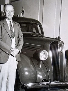 Vintage 8x10 Photo -- Man with a New 1936 Plymouth - Bild 1 von 4