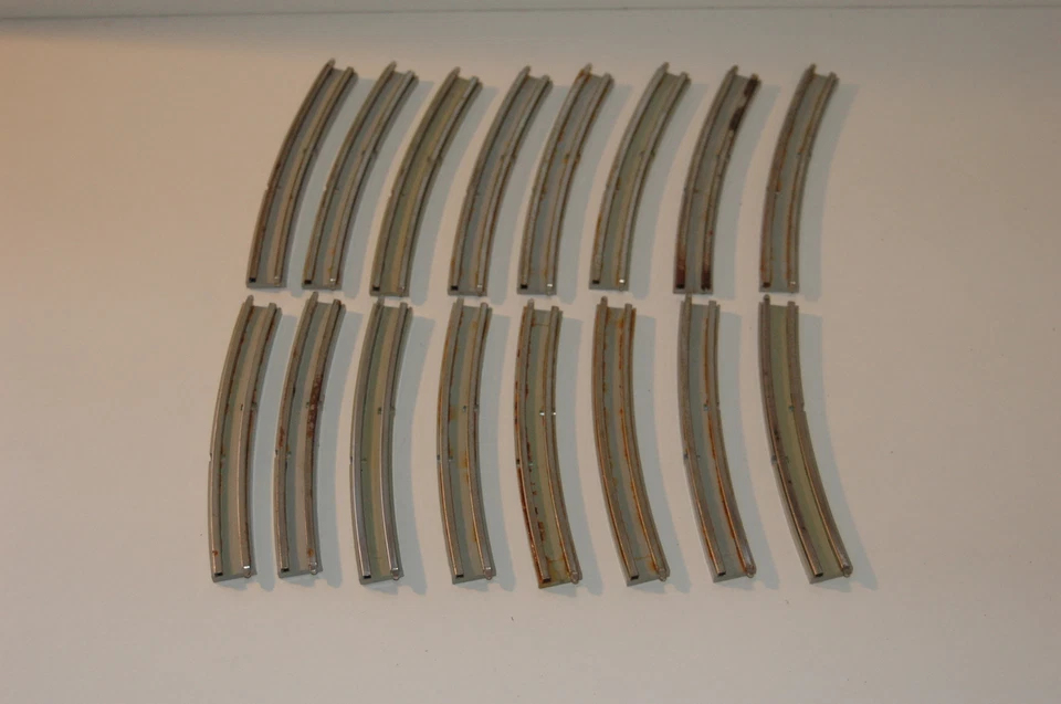 16 Lego® train rails 12V chemin de fer voie ferrée 7851 rail courbé DÉFÉCTUEUX - Photo 1/1