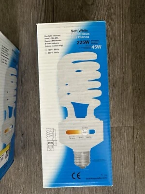 Lot Of 2 Soft White Compact Flourescent (CFL) Bulb 45W Daylight Balanced, Photo - Image 1 of 4