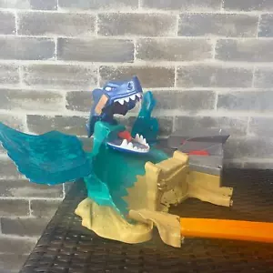 Hot Wheel City Shark Beach Battle 2017 Discontinued Mattel FNB21 - Picture 1 of 24