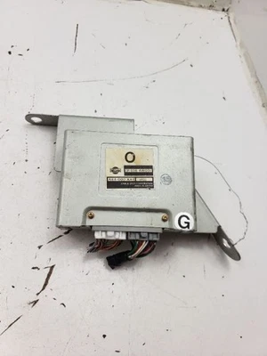 Panel de patada izquierda de transmisión ECM chasis compatible con 01-02 INFINITI QX4 739266 Foto 1 de 4