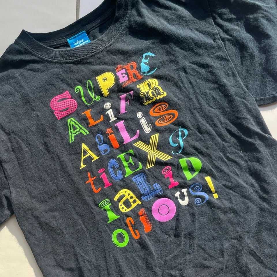 VINTAGE DISNEY MARY POPPINS MERCH BLACK T-SHIRT SIZE: S IN GREAT CONDITION - Image 1 of 4