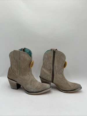 Botines Corral para mujer LD bordados hueso cuero punta J talla 8M Foto 1 de 4