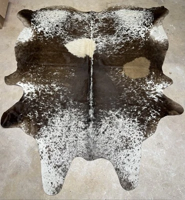 牛皮地毯 7'8 英寸 X 8'5 英寸家居装饰国际真牛皮巴西制造 — 第 1/4 张图片