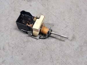 89 Corvette HEADLIGHT SWITCH w Mounting Screw 84 86 87 88 85 GM #2 - Picture 1 of 3