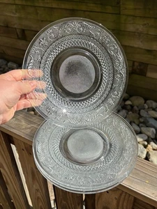 FOUR (4) Vtg KIG Malaysia Clear Glass Dinner Plates 10" Fleur De Lis Trellis EUC - Picture 1 of 24