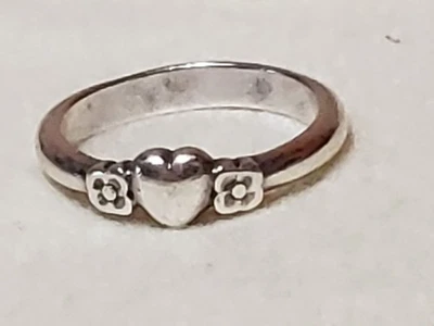 VTG James Avery Retired Heart & Flower 925 Sterling Band Ring Size 8 / 2.0g  - Image 1 of 4