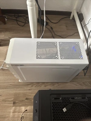 Ehemaliger Gaming-PC: Thermaltake Commander MS-I VN40006W2N Snow Edition von CSL - Bild 1 von 4