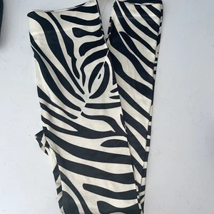 Connection 18 XL Fits Like SMALL MEDIUM Women Tight Leggings Pants - Picture 1 of 5
