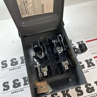 Sqaure D D-222-NRB. INTERRUPTOR DE SEGURIDAD IMPERMEABLE 60AMP Foto 1 de 4