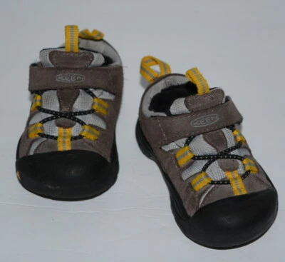 KEEN BROWN HIKING ATHLETIC SHOES BABY BOYS SZ 4 *EUC*  - Image 1 of 4