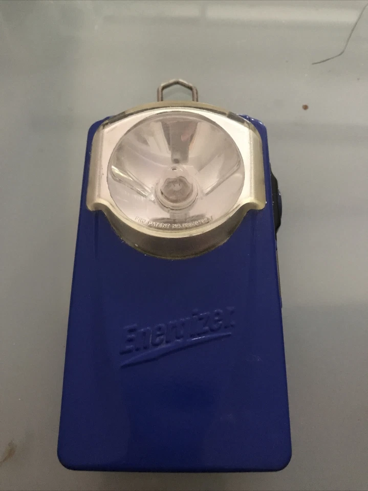 ENERGIZER LAMPE DE POCHE/FLASHLIGHT/TASCHENLAMPE VINTAGE 4,5V 3R12 - Photo 1/4