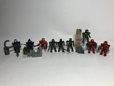 Halo Mega Bloks 9 Assorted Classic Spartan/Marine Figures + Extra Bricks - Image 1 of 4