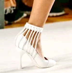 MISSONI Runway NWOB $811 Caged Peep Toe Pumps Heels Ankle Strap White Size 39 8 - Picture 1 of 12
