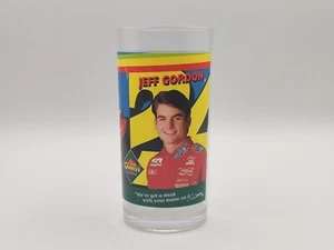 Taza de plástico rara 1996 Jeff Gordon de Coca-Cola y Quincys Family Steak House - Imagen 1 de 3