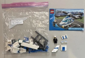 Helicóptero de policía LEGO CITY 2008 7741 retirado 100 % completo - Imagen 1 de 3